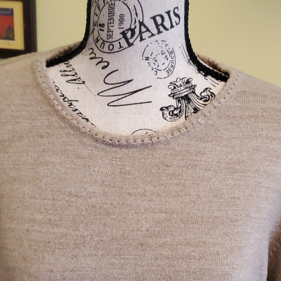 Sweater - Picture 2 of 4